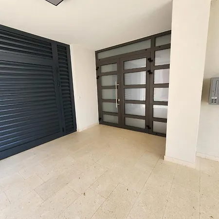 Brand New With Private Yard Allure Ii דירה זאדאר